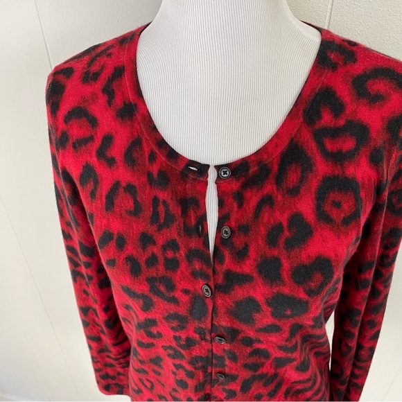 Talbots M P 100% Merino Wool Sweater Cardigan Cheetah Print Red Button Front - Picture 4 of 11